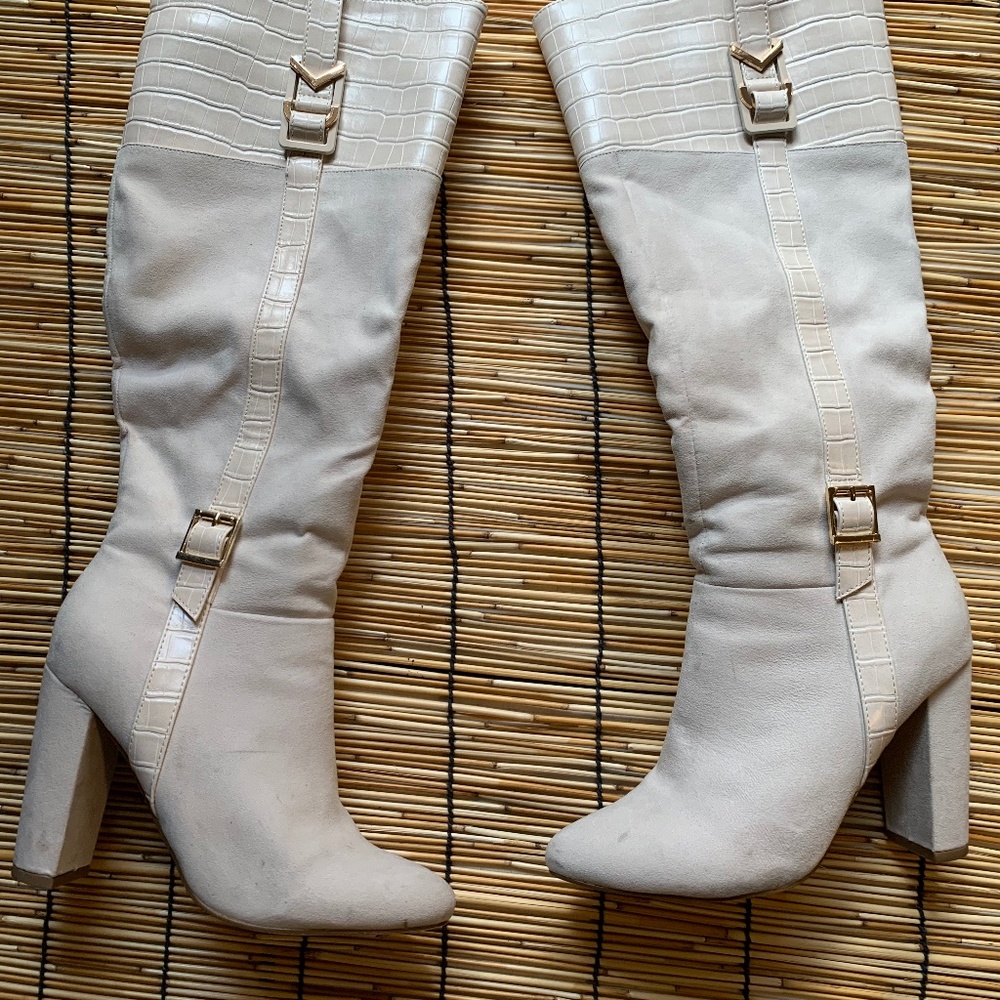 Nova High-Heeled Buckled Boot
